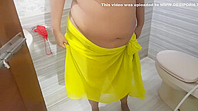 Tamil Rich Hot Aunty Has Sex With Bathroom Water Pipe