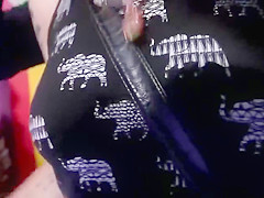 Tattooed stud bangs two young cuties