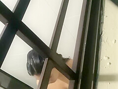 Teen peep while showering