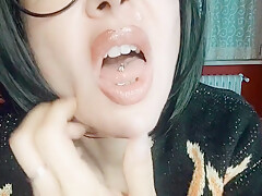 The Giantess Uses You In Place Of Her Missing Tooth And