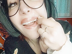 The Giantess Uses You In Place Of Her Missing Tooth And