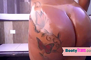 Twerking Latina Barebacks After Blowjob In Erotic Couple