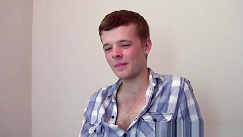 Twink amateur jizzes pov