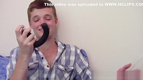 Twink amateur jizzes pov