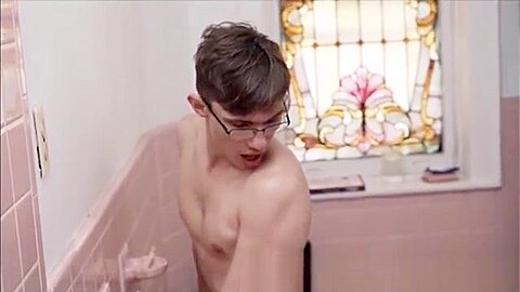 Twinks make love in the shower