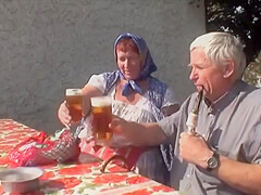 Two Old Fucks & Young Sluts 4 (scenne04)