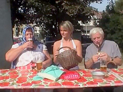 Two Old Fucks & Young Sluts 4 (scenne04)