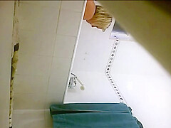 UK Mum Carrie Strips Naked In Her Bathroom