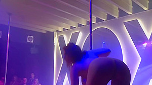 Wet Messy Public Stage Show - Dakoda Jane - Miss Firm Australia 2017