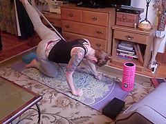 Yoga MILF Masturbates and Squirts for You
