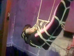 Zeng Qingtong Naked Suspension