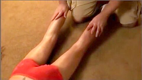 boy teen 18+ sofre massagem e tem seu pes adorado