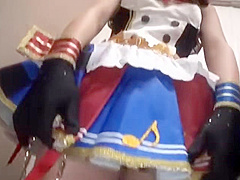 コスプレ美女を玄関に入れ衣装の上から体を触りスカートを上げてパンツを見てチン・を手コキしてフェラしています。