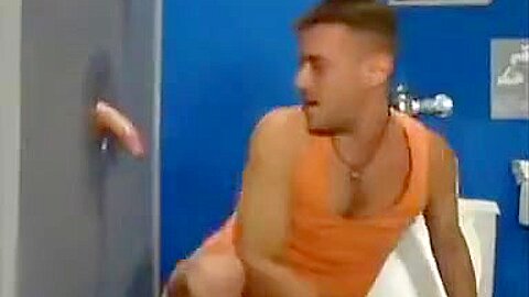 gloryhole fuck