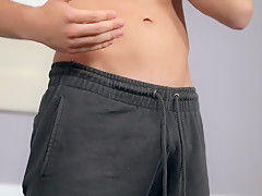i_n__i_c_ porn -Ukrainian Hunk With A Perfect Body Stroking His Hard Cock With Sean Cody