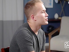 lil  len te plug porn -Bubble Butt Beauty Kit Rides A Dildo Before Cumming - Sean Cody