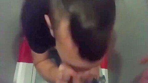 russian gloryhole suck / русские в туалете
