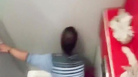 russian gloryhole suck / русские в туалете