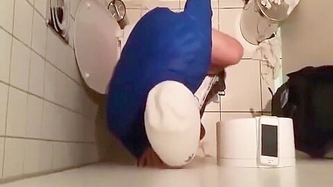 russian gloryhole suck / русские в туалете