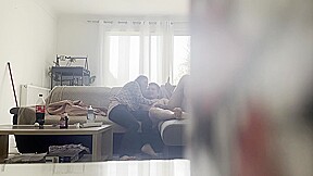 sa copine n a pas vu la caméra que Step son mec avait caché