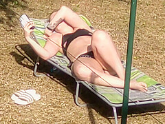 teen 18+ Step sister moving leg's