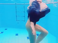 teen 18+ girl Avenna is swimming HQ
